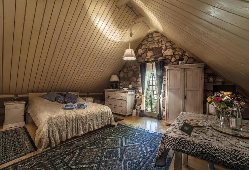 Deluxe-studio, Káli Art Inn