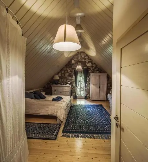 Deluxe-studio, Káli Art Inn