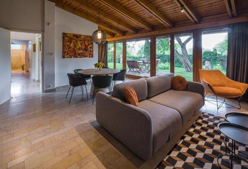 شقة غرفتين, Káli Art Inn