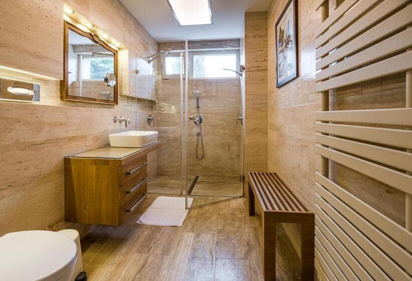 شقة غرفتين, Káli Art Inn