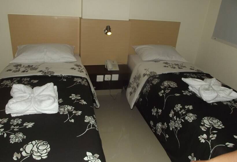 디럭스 룸, Manado Inn