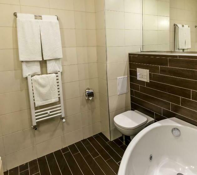 غرفة ديلوكس, Monte Cristo