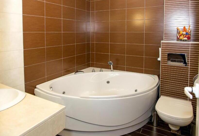 غرفة ديلوكس, Monte Cristo