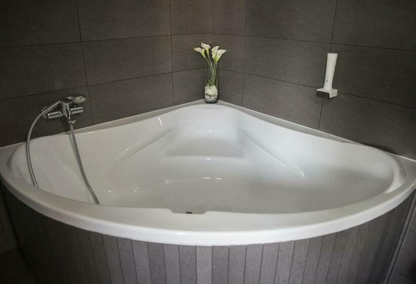 Люкс Повышенной Комфортности, Munkácsy