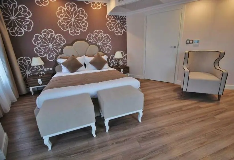 سوییت جونیور با بالکن, Residence House Ruse