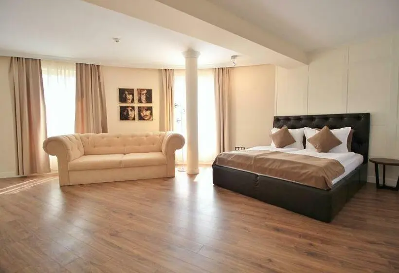 سوییت جونیور لوکس, Residence House Ruse
