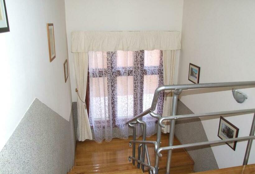 חדר סטנדרט לשלושה, Rákóczi Panzió