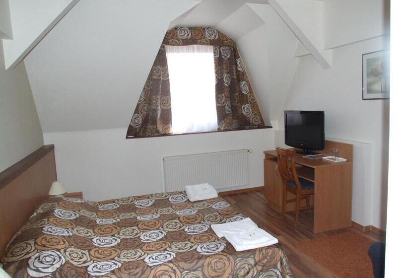 חדר סטנדרט, Rákóczi Panzió