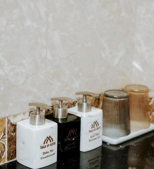 اتاق لوکس خانوادگی, Thao Vy