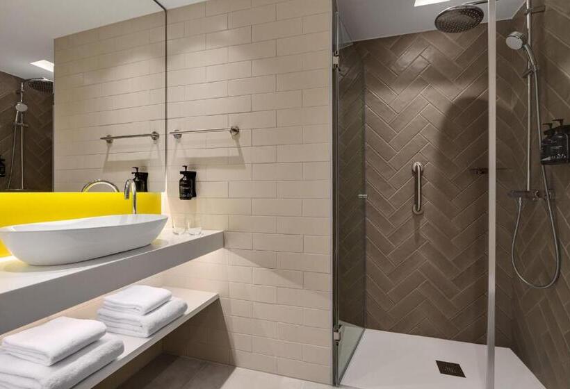 اتاق استاندارد با تخت دو نفره بزرگ, Holiday Inn Express Evora, An Ihg