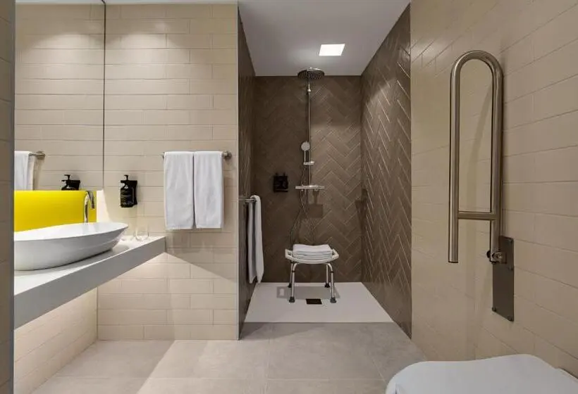 اتاق استاندارد برای معلولان, Holiday Inn Express Evora, An Ihg