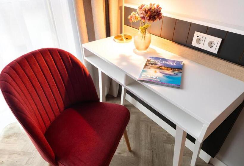 Quarto Comfort, Holiday Inn The Niu, Flower Konstanz, An Ihg