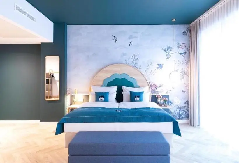 デラックストリプルルーム, Holiday Inn The Niu, Flower Konstanz, An Ihg