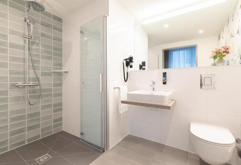 스탠다드 스튜디오, Holiday Inn   The Niu, Flower Konstanz, An Ihg
