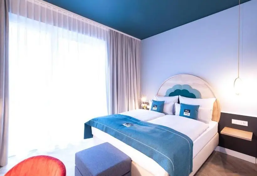 スタンダードスタジオ, Holiday Inn The Niu, Flower Konstanz, An Ihg