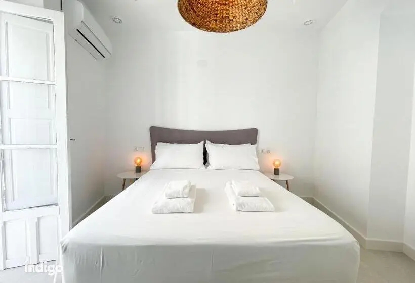 اتاق لوکس, Casa Cristóbal Colón Habitaciones Con Vistas A Semana Santa Y Fiestas