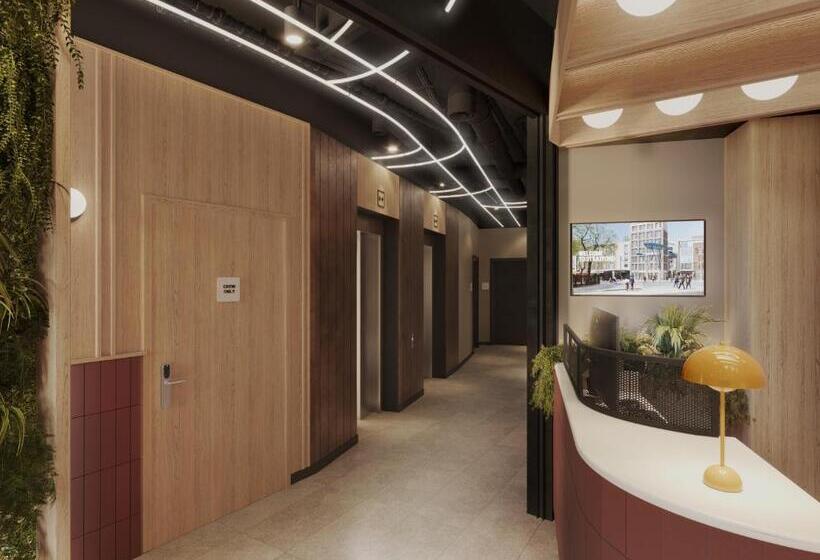 Standart Stüdyo, Yotelpad London Stratford