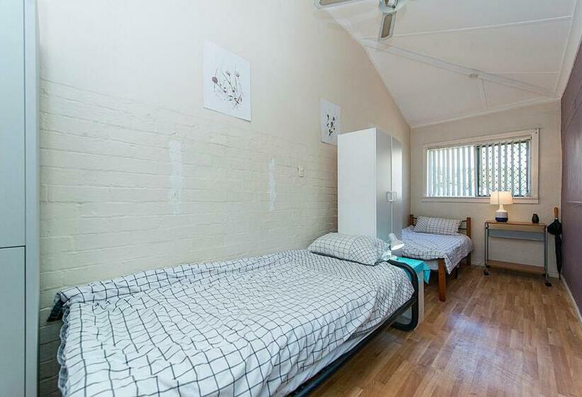 غرفة إقتصادية, Victoria Park Lodge