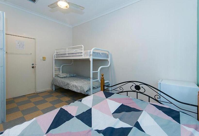 غرفة إقتصادية ثلاثية, Victoria Park Lodge