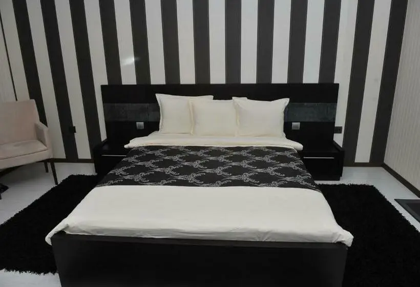 اتاق استاندارد, Eros Motel