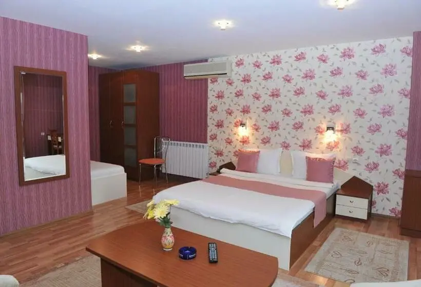 سوییت جونیور, Eros Motel