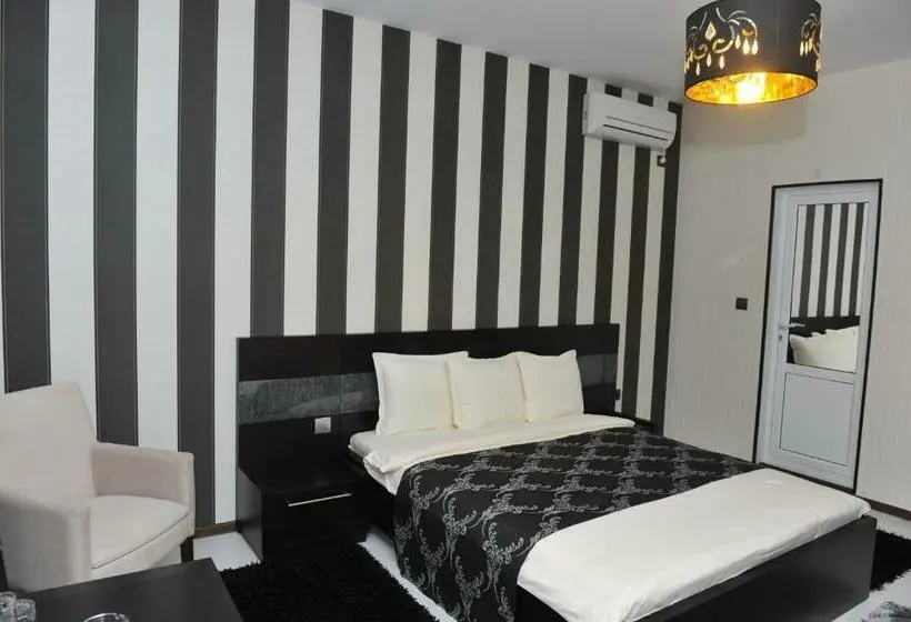 اتاق استاندارد, Eros Motel