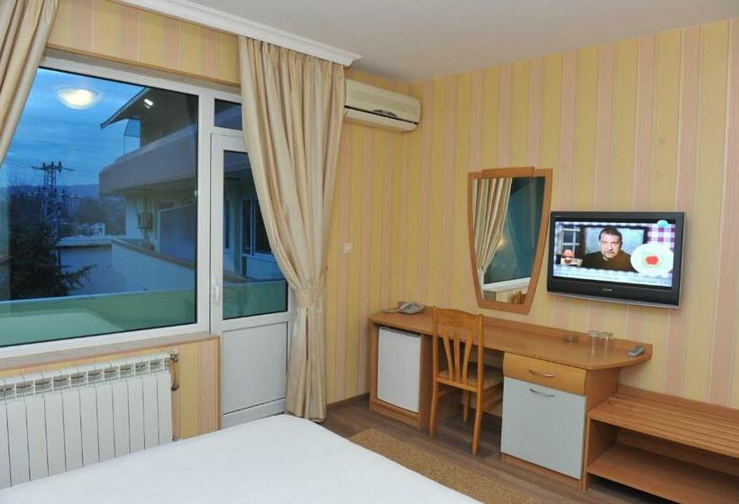 Номер Deluxe, Eros Motel