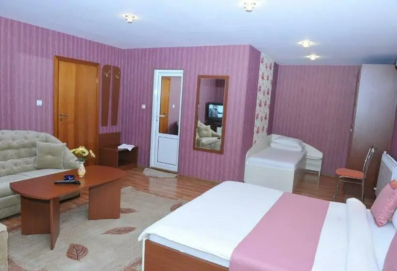 سوییت جونیور, Eros Motel