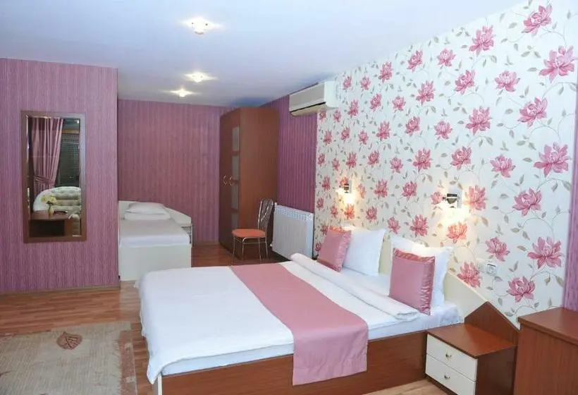 سوییت جونیور, Eros Motel