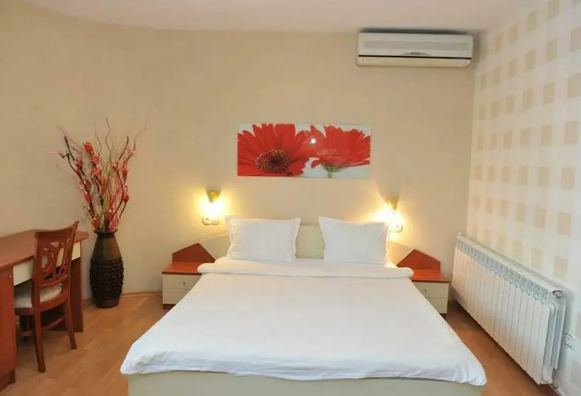 سوییت جونیور راحتی, Eros Motel