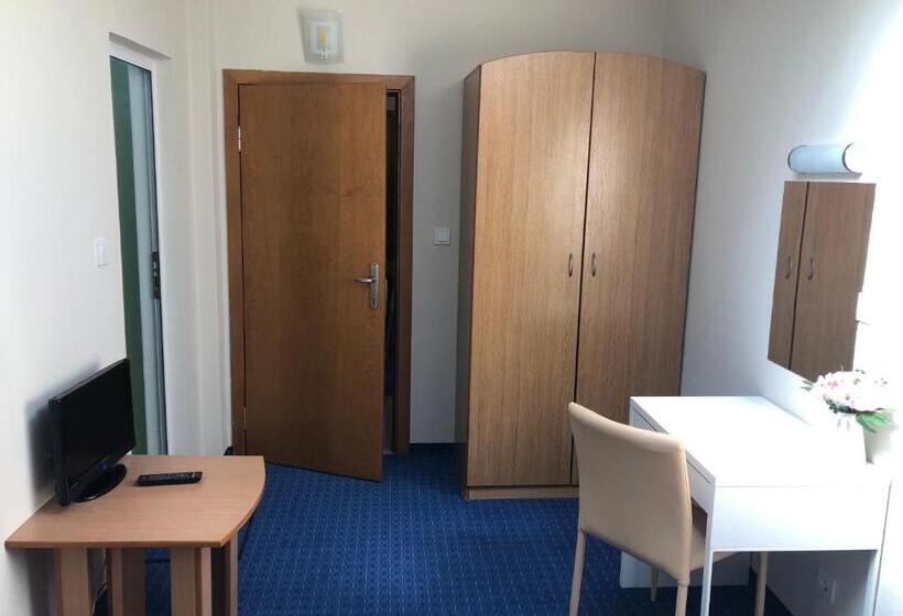 Апартаменты Deluxe 2 Спальни, Family Hotel Avenue