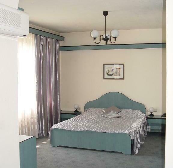 جناح مزوَّد بشرفة, Family Hotel Gabrovo