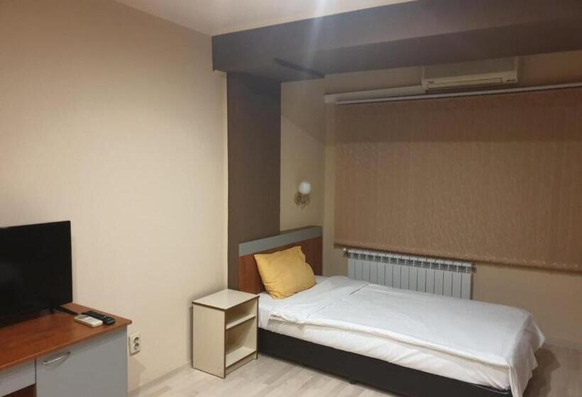 スタンダードトリプルルーム, Family Hotel Gotse Delchev