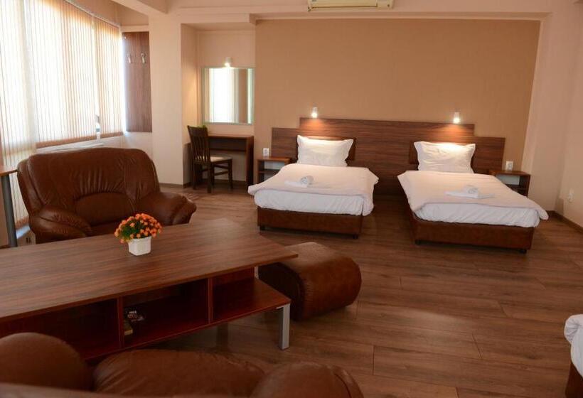 スタンダードトリプルルーム, Family Hotel Gotse Delchev