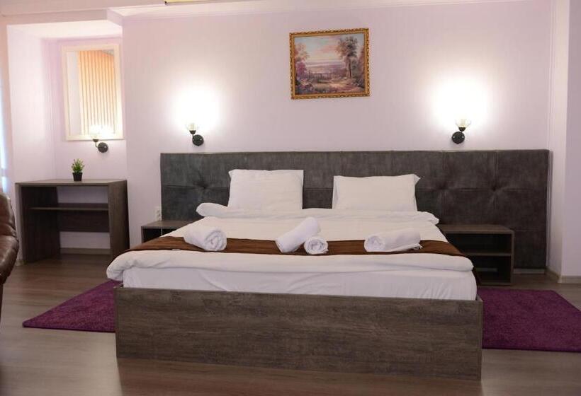 غرفة ديلوكس مزودة بشرفة, Family Hotel Gotse Delchev