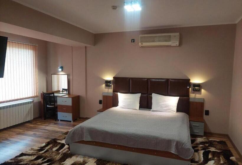 جناح ديلوكس, Family Hotel Gotse Delchev