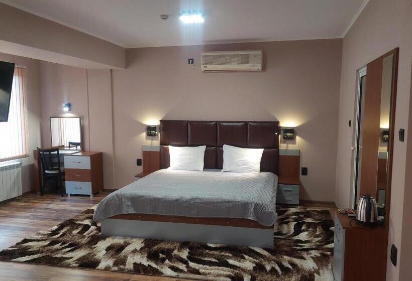 デラックススイート, Family Hotel Gotse Delchev