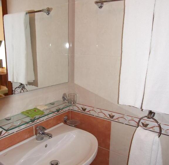 Трехместный Номер Стандарт с Балконом, Family Hotel Tropicana