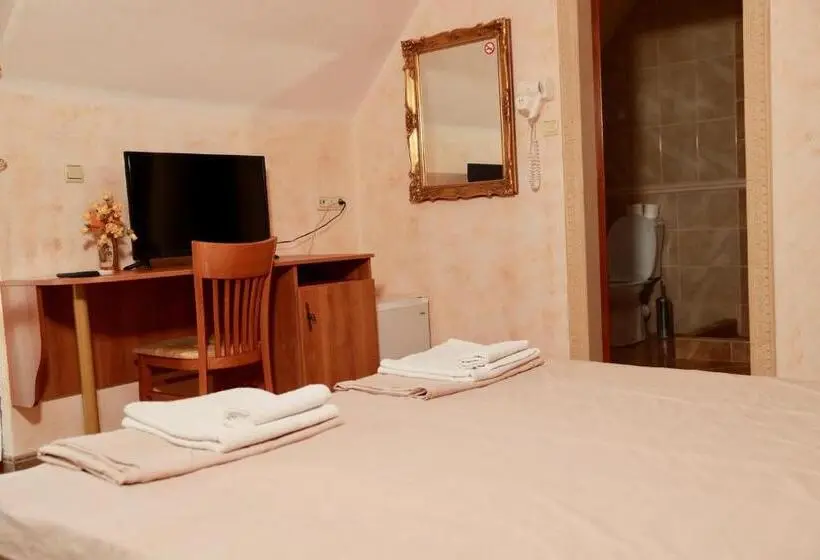 バルコニー付きスタンダードトリプルルーム, Family Hotel Tropicana