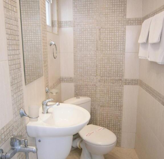 2 Bedrooms Suite Sea View, Family Hotel White House