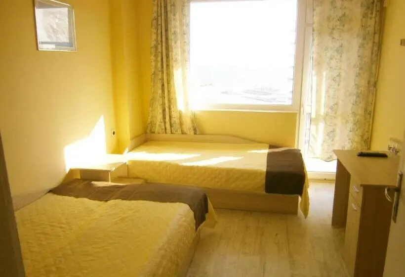 2 Bedrooms Suite Sea View, Family Hotel White House