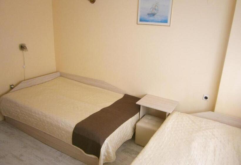 2 Bedrooms Suite Sea View, Family Hotel White House