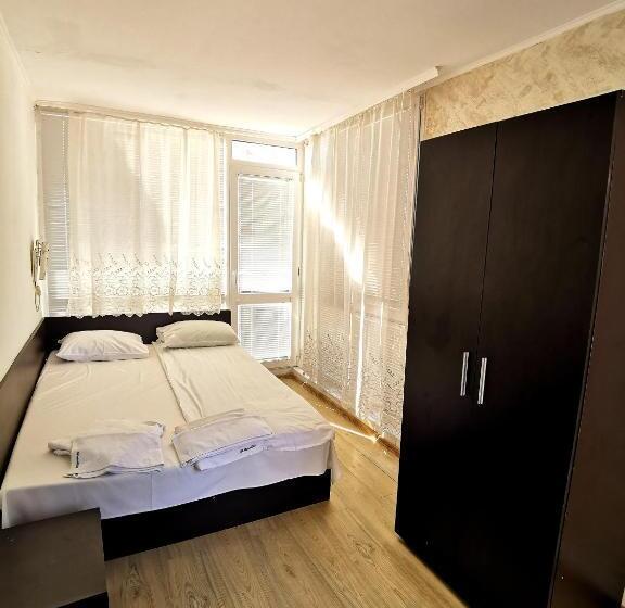 2 Bedrooms Suite Sea View, Family Hotel White House