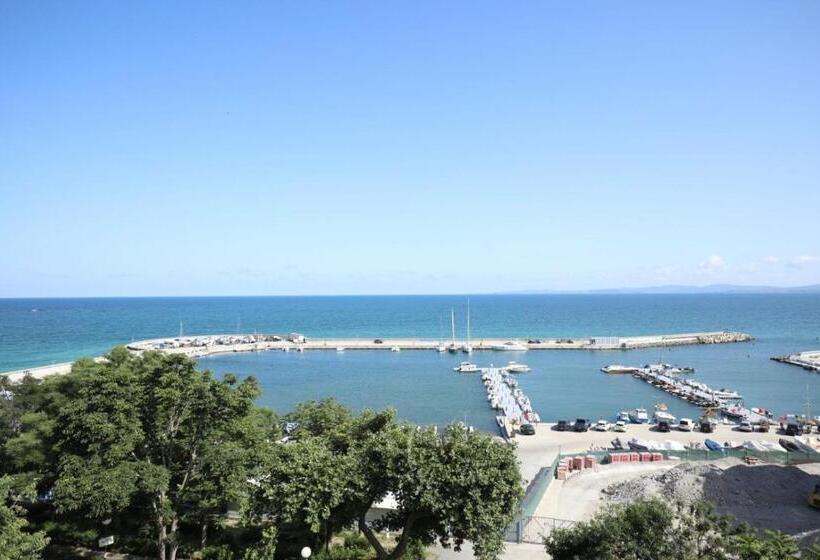 2 Bedrooms Suite Sea View, Family Hotel White House