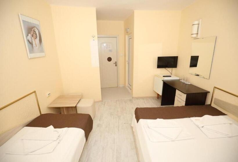 Triple Room Sea View, Family Hotel White House