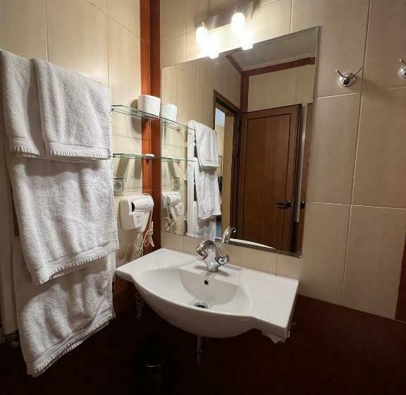 חדר סטנדרט, 007