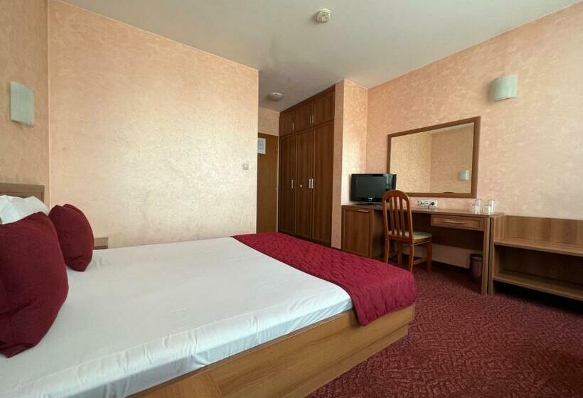 חדר סטנדרט, 007