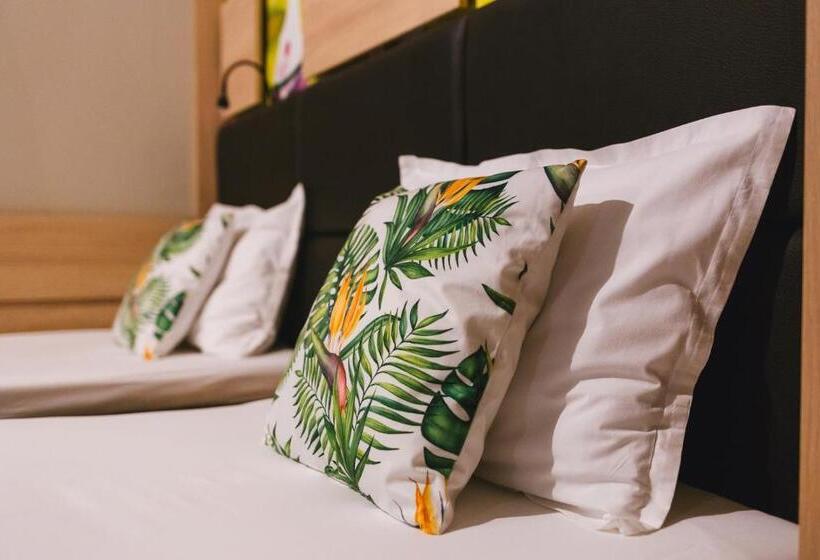 스탠다드 룸, Allur