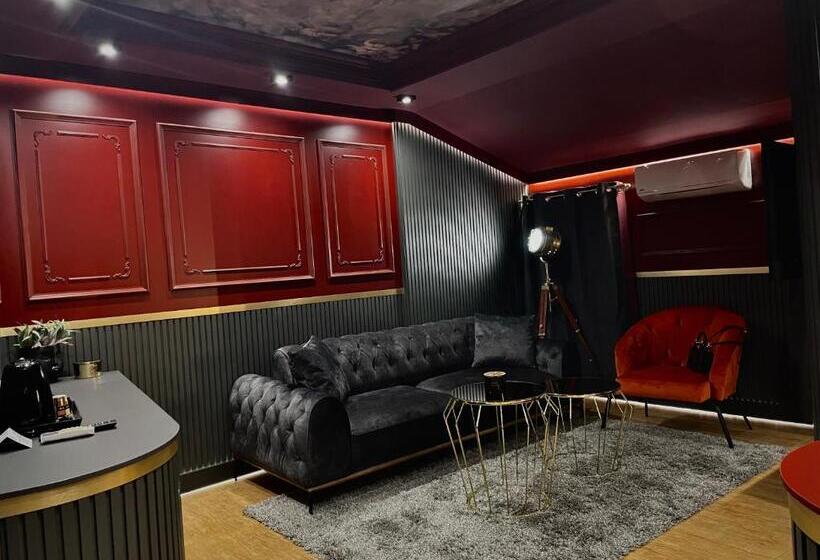 디럭스 스튜디오, Allur