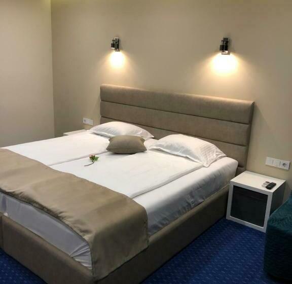 Номер Стандарт Трехместный, Family Hotel Avenue